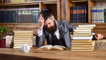 Leinwandbilder - Man in classic suit, professor with concentrated busy face