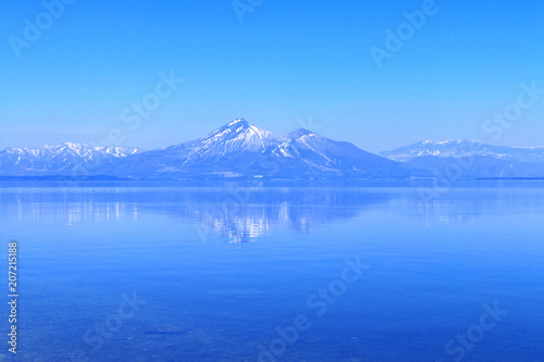 猪苗代湖と磐梯山 郡山市 湖南町 Buy This Stock Photo And Explore Similar Images At Adobe Stock Adobe Stock