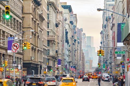 Cuadros en Lienzo Broadway in New York City with people and cars