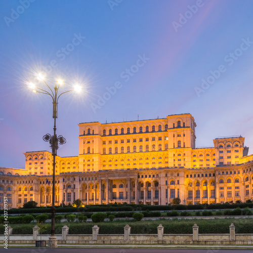 The Palace Of The Parliament Bucharest Romania Kaufen Sie