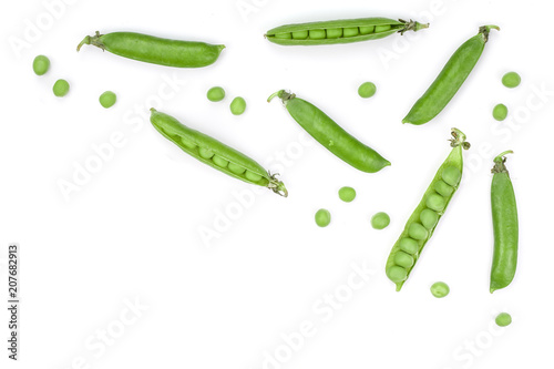 Fotografía Fresh green pea pod isolated on white background
