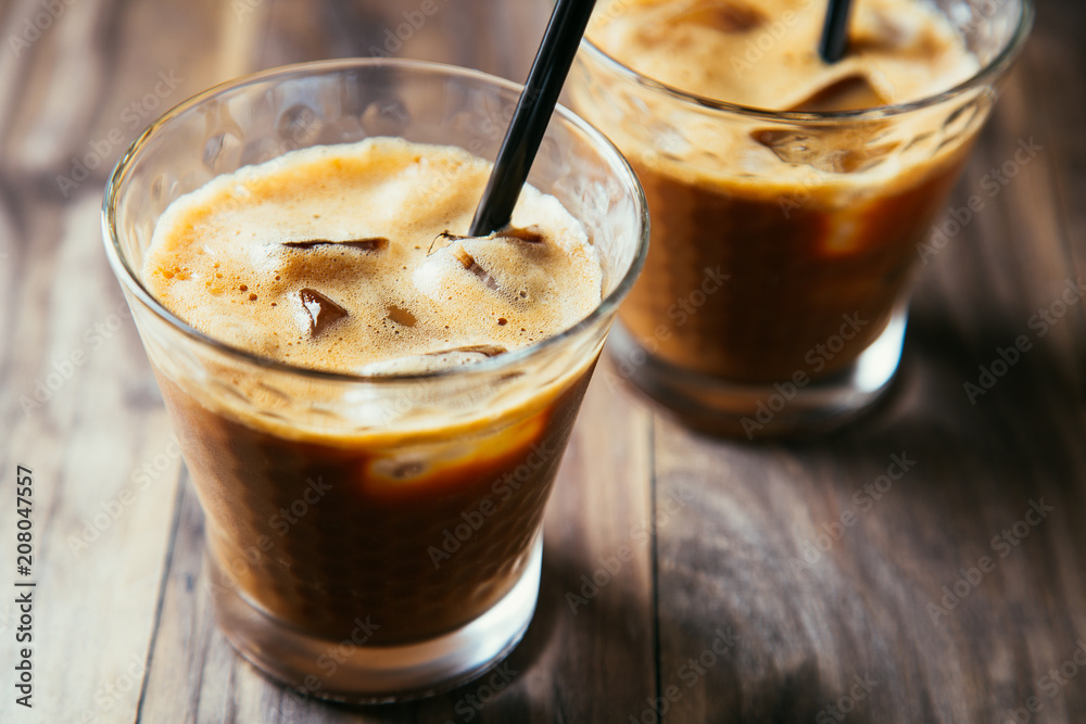 Obraz na płótnie Glasses of iced coffee latte w salonie