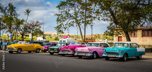 Plakaty Kuba   hawana-kuba-stare-auta-w-szeregu