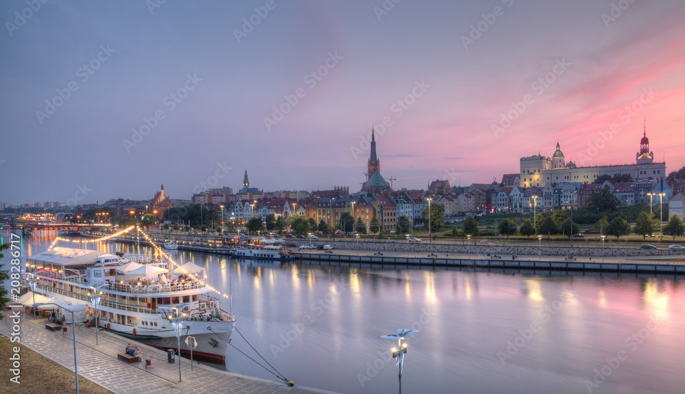 Obraz na płótnie Panorama of the city at dusk. Szczecin, Poland. w salonie