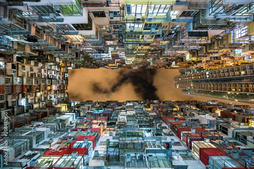 Zdjęcie XXL Hongkong, Chiny, widok ikonicznych budynków mieszkalnych w Hong Kongu, jednego z najgęściej zaludnionych miast na świecie.