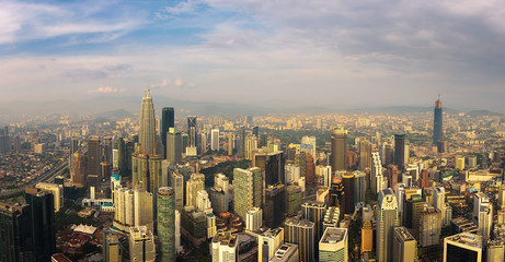 Fototapete - Panoramic aerial view of the Kuala Lumpur skyline