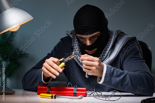 Cuadros en Lienzo Terrorist bomber preparing dynamite bomb