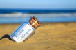 Flaschenpost am Strand: Guten Morgen