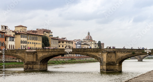 Plakat most, rzeka, włochy, florence, europa, miasto, architektura, firenze, woda, ponte, ponte vecchio, arno, vecchio, stary, podróż, toskania, budynek, niebo, punkt orientacyjny, turystyka, cityscape, słynny, panorama, ur