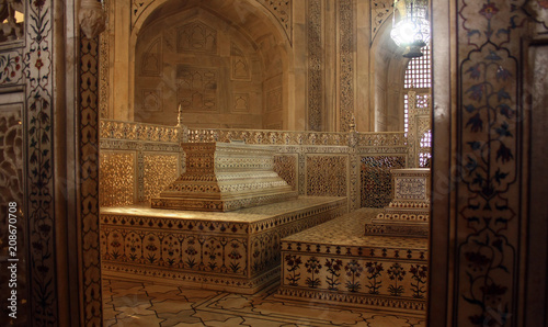 Cuadros en Lienzo Tumbas de Shah Jahan y Mumtaz Mahal Taj Mahal en Agra, India