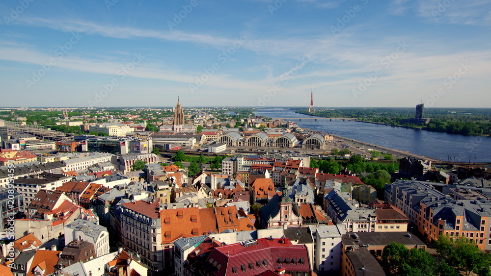 Obraz na płótnie Miejska panorama w Rydze, stolicy Łotwy w salonie