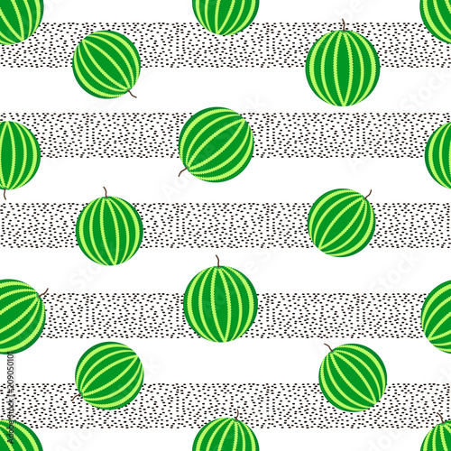 Stoffe zum Nähen Nahtlose Muster mit bunten Wassermelonen-Scheiben und schwarze Punkte auf dem weißen Hintergrund