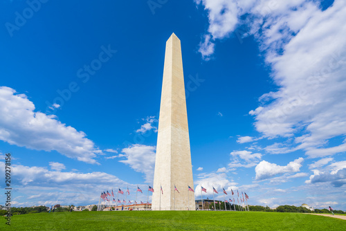Fotografía washington dc,Washington monument on sunny day with blue sky background