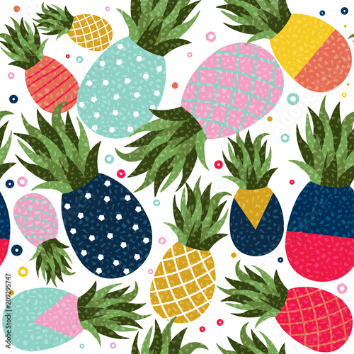 Foto Pineapple fruit color background pattern