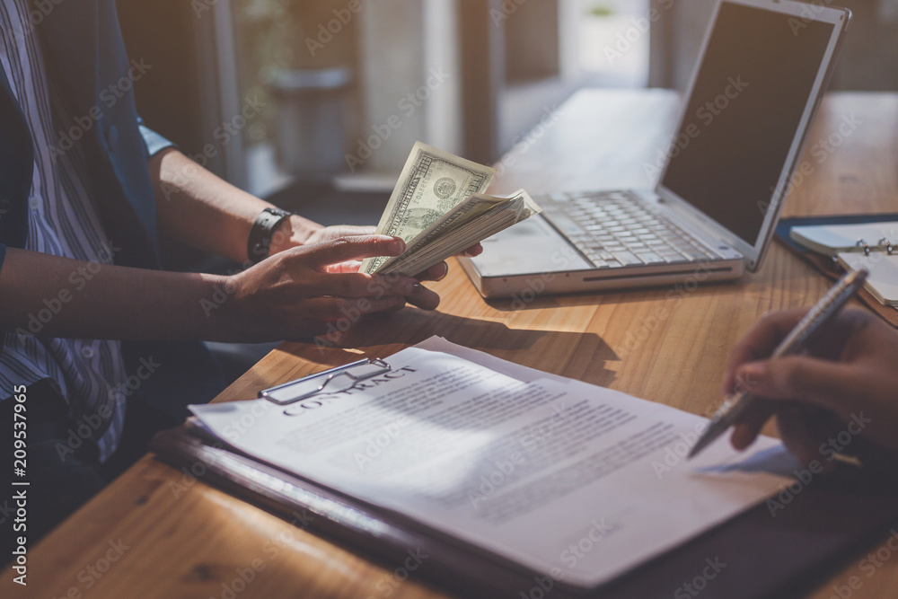 Investors get money from investors in the insurance business with the bank, businessman get money concept, bank customers come to negotiate a loan to invest.