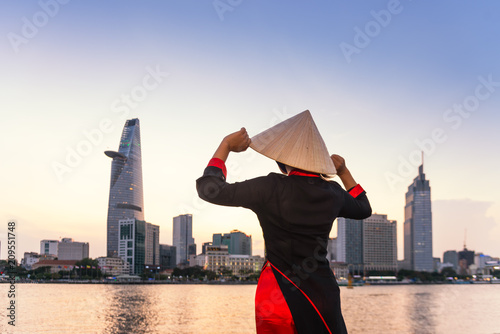 Valokuva  Ho Chi Minh City skyline and the Saigon River, Vietnam