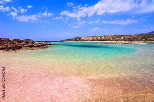 Fotomural Elafonissi beach with pink sand on Crete, Greece