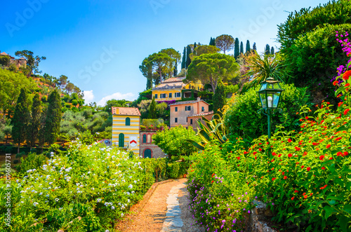 Cuadros en Lienzo Beautiful traditional street with flowers of the Portofino, Liguria, Italy