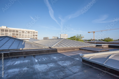 Fotomural cooling on a flat roof