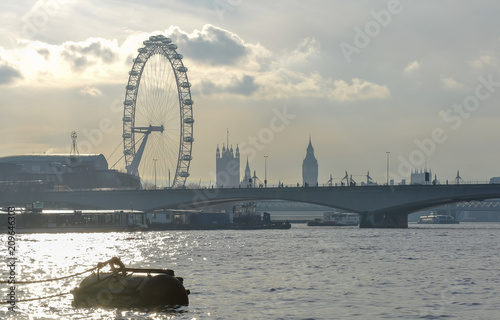 Zdjęcie XXL Sylwetka panoramę londyńskich zabytków i .buoy