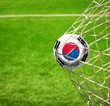 © Thaut Images - Fussball mit koreanischer Flagge