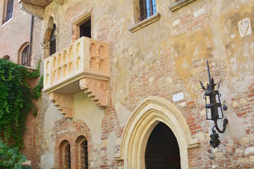 Wall Mural - The famous balcony of the Juliet's House in Verona, Italy.