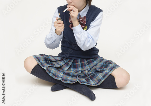 タバコを吸う女子高生 Stock Photo Adobe Stock