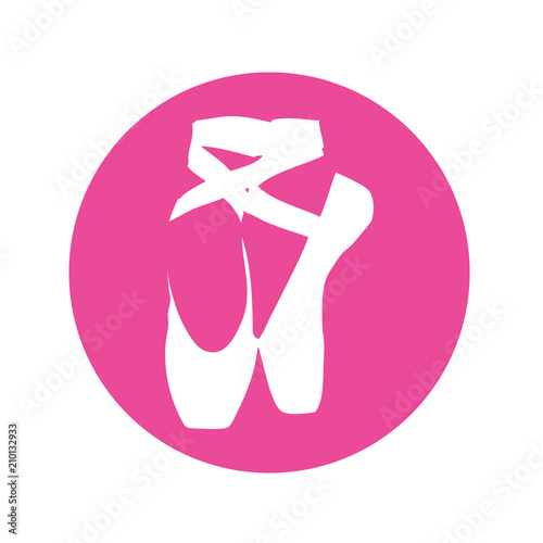 Featured image of post Zapatos De Ballet Vector : 32 sapatilha ballet free vectors on ai, svg, eps or cdr.