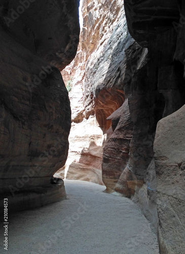 Fotografía The fantastic narrow passage with natural high sandstone curve walls
