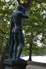 Poster - bronze sculpture man athlete body