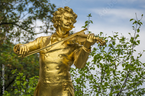 Cuadros en Lienzo Monument to the composer Johann Strauss II, 1825-1899, Stadtpark municipal park,