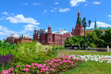 Wall Mural - Kremlin towers on Red Square and the State Historical Museum in sunny day.