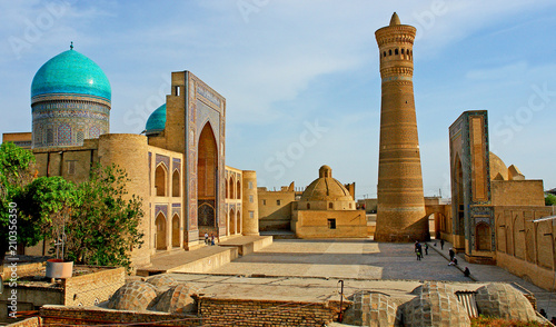 Fotografía Po-i-Kalyan mosque complex with The Kalyan minaret in Bukhara, Uzbekistan