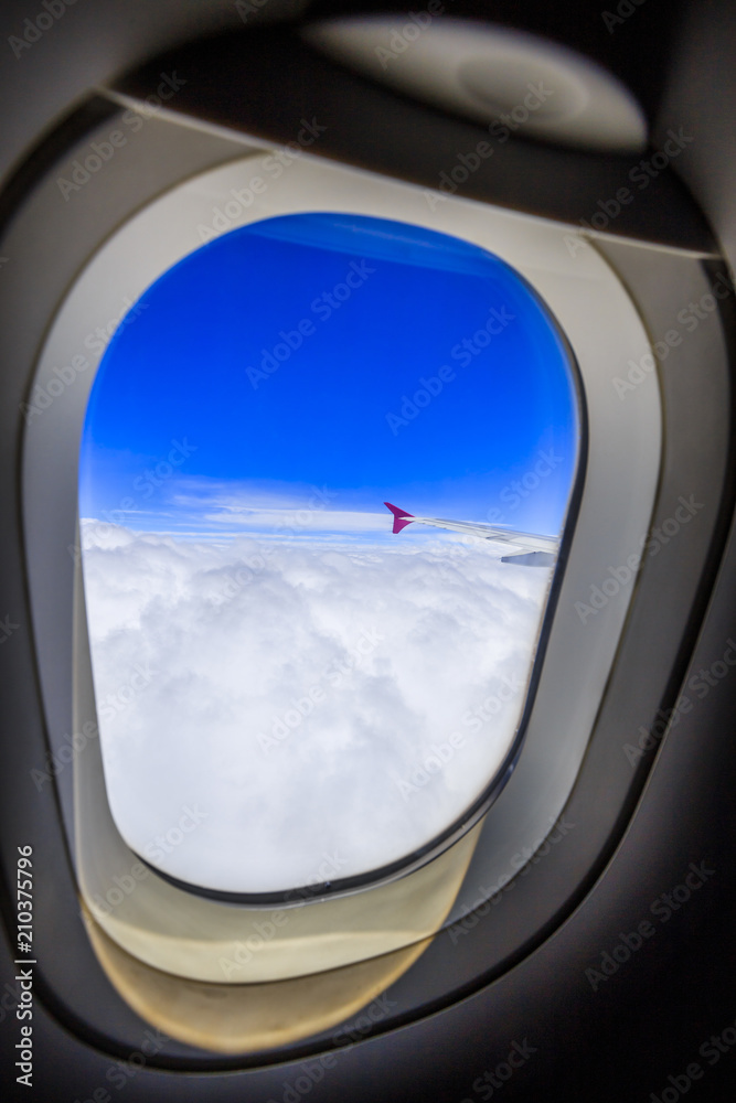 飛行機の窓からの景色 Stock Photo | Adobe Stock