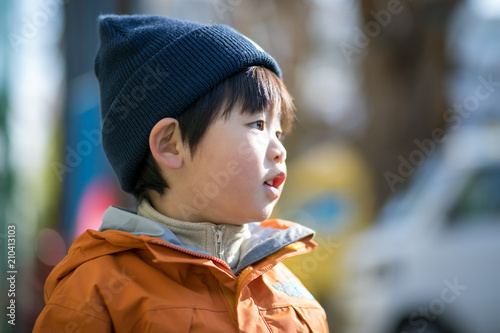 帽子を被った子供の横顔 Stock Photo Adobe Stock