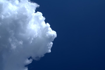 cloud,white,sky,blue,air,cumulus,fluffy,weather