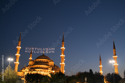Zdjęcie XXL Sultanahmed Meczetowy Błękitny meczet w Ramadan ramazan w Istanbul Turcja