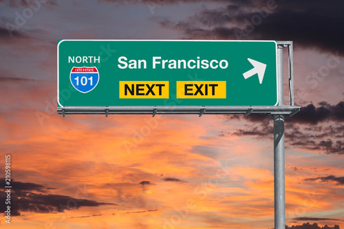 Zdjęcie XXL San Francisco California Route 101 Freeway Next Exit Sign with Sunset Sky