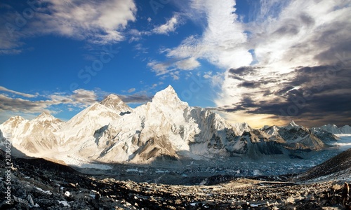 Obrazy Mount Everest  wieczorny-widok-panoramiczny-na-mount-everest