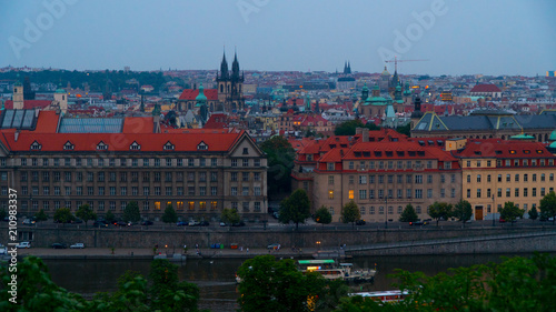 Plakat Praskie wieczorne widoki miasta.