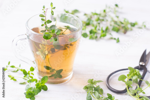 Fototapeta na drzwi i meble Fresh thyme tea