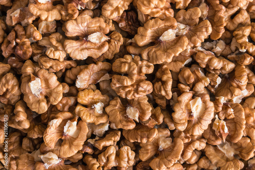 Fotografía closeup of shelled organic walnut halves
