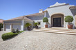 © policas - Entrada casa exterior