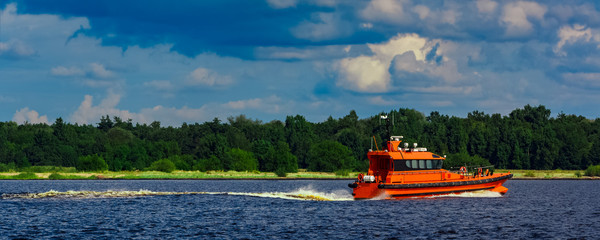 Poster - Orange pilot boat in action