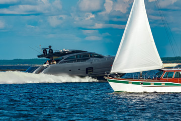 Poster - Grey motor yacht in move