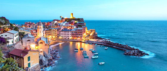 Wall Mural - magical landscape with boats in the bay and colored houses on the rock in vernazza, cinque terre, it