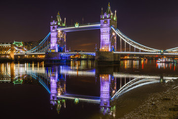 Sticker - Tower Bridge with reflections at night in London