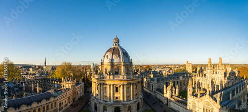 Fotografía Aerial view of the Oxford University City viewed from the top tower of St Marys