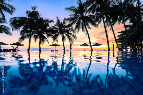 Fotomural Summer beach holiday vacation destination, luxurious beachfront resort swimming