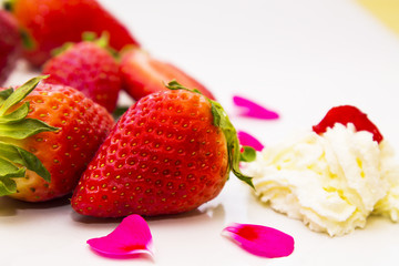 Wall Mural - strawberry dish with cream